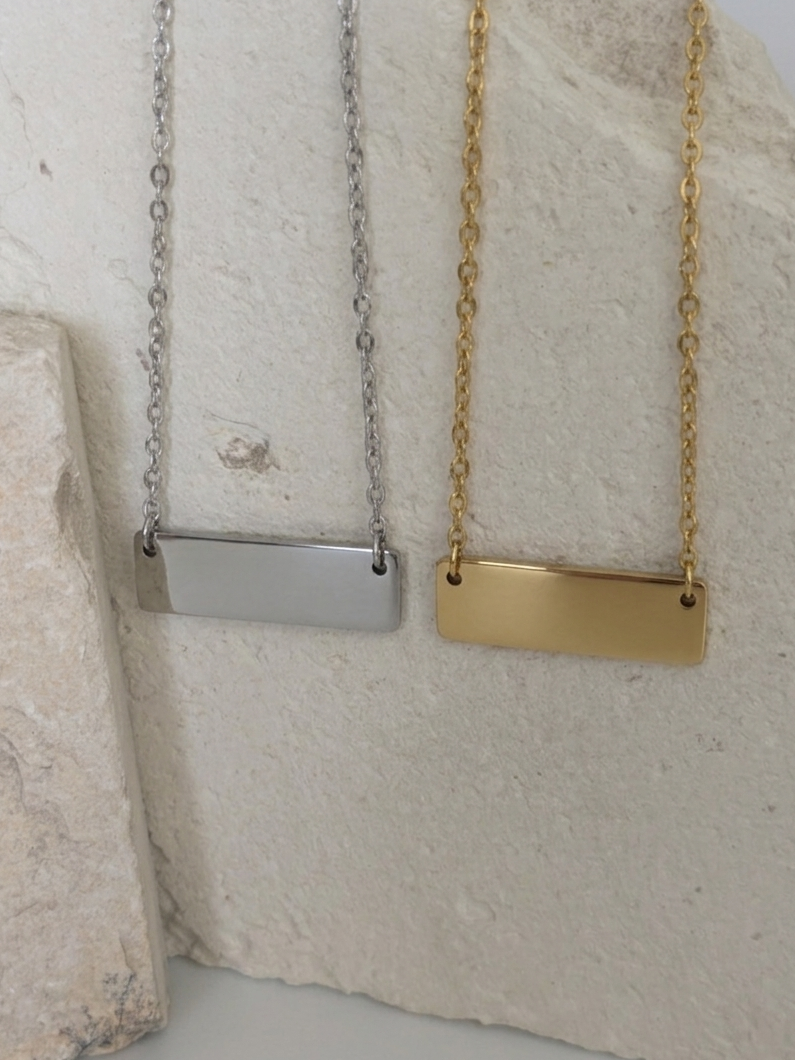 Collar con dije rectangular personalizado modelo DAFNE