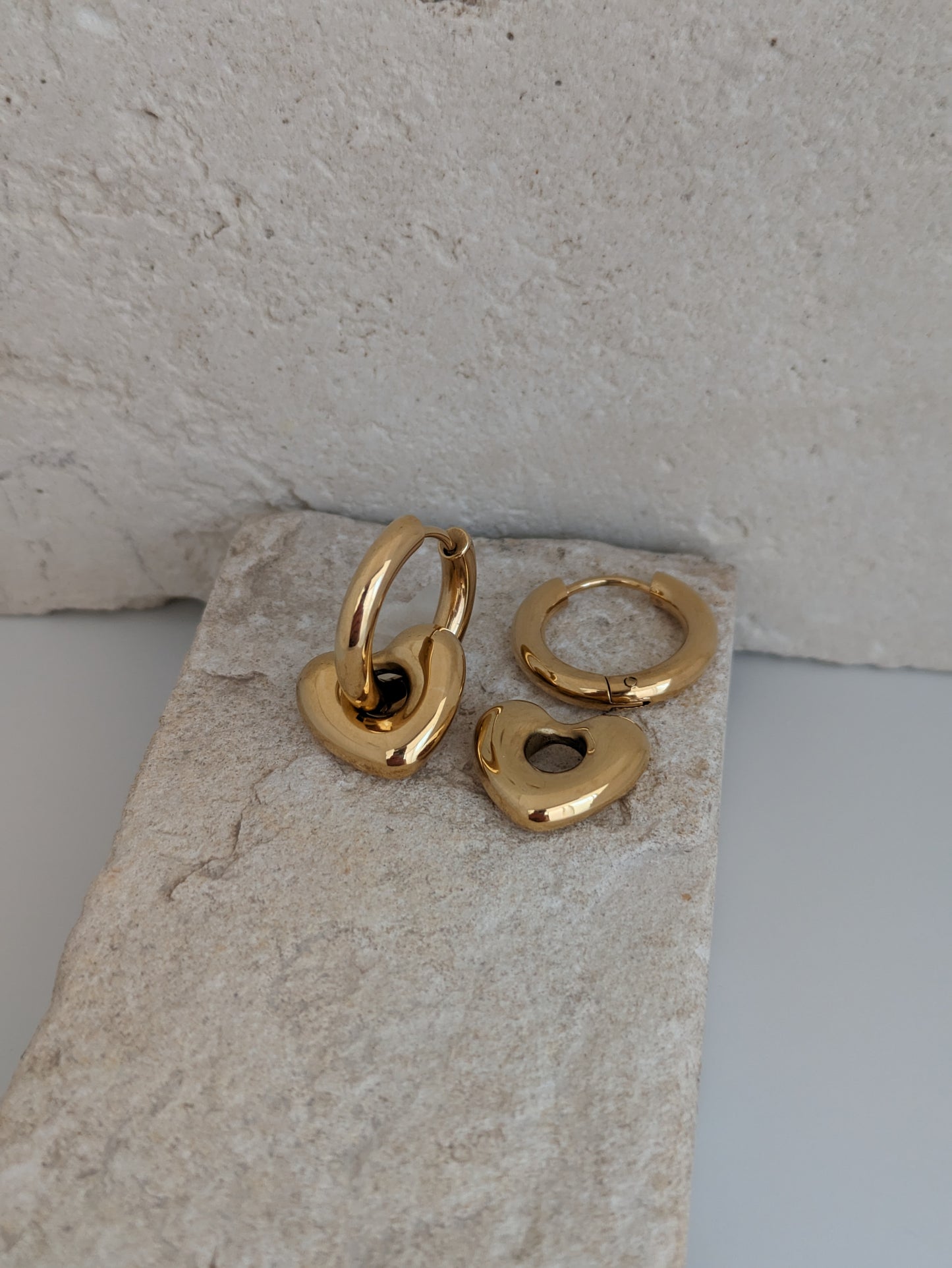 Aretes MIA