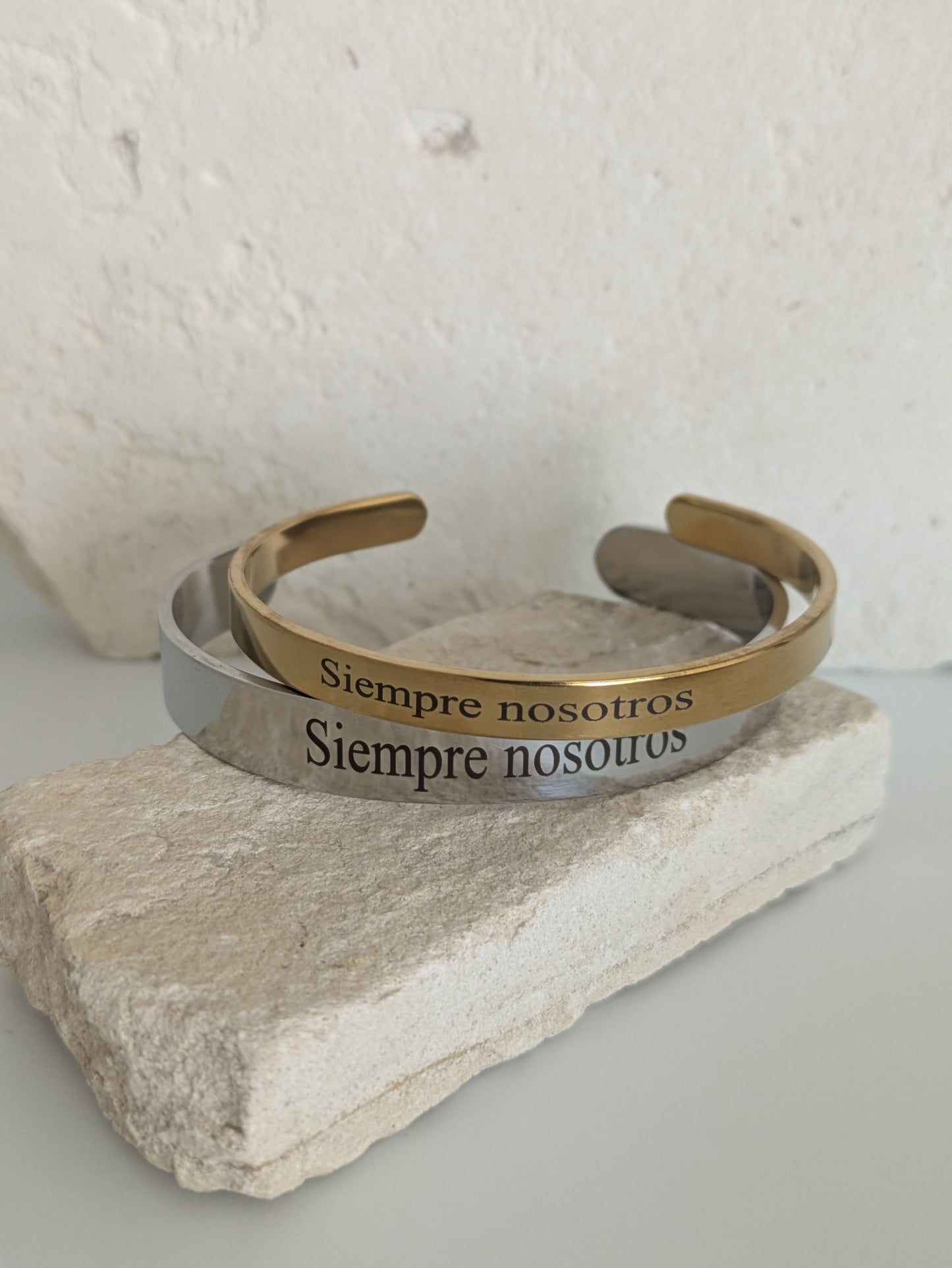 Brazalete rígido personalizado modelo EMMA